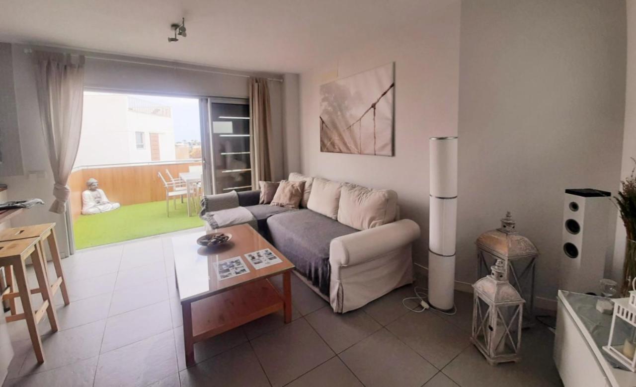 Apartment Sea View In With Pool & Private Parking Space